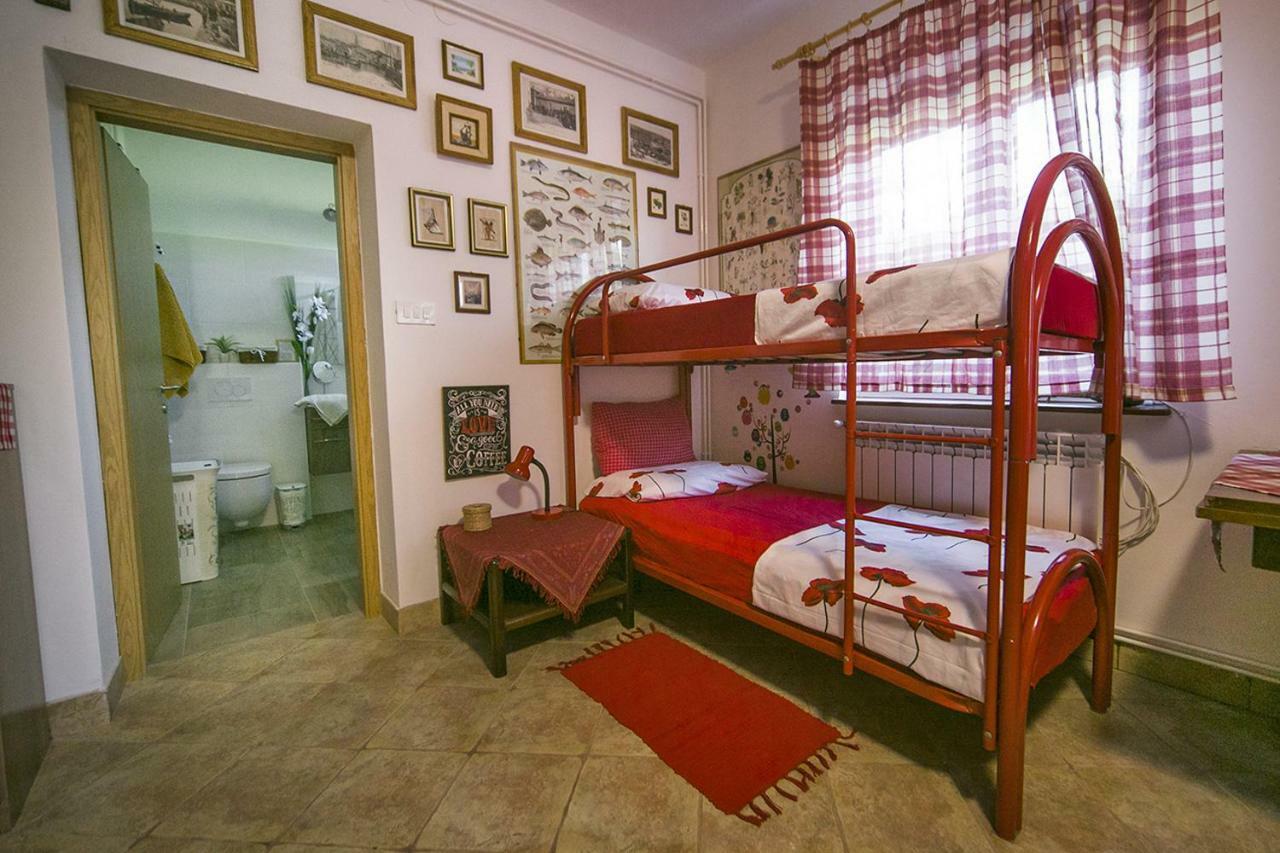 Cozy Istrian House Guest House อิซอลา ภายนอก รูปภาพ